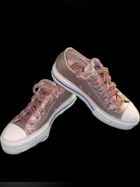 CONVERSE CHUCK TAYLOR ALL STAR LIFT. Glitter Ox Shine
Platform Sneakers Pink 7.5